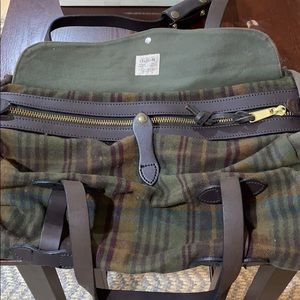 Filson overnight duffel bag